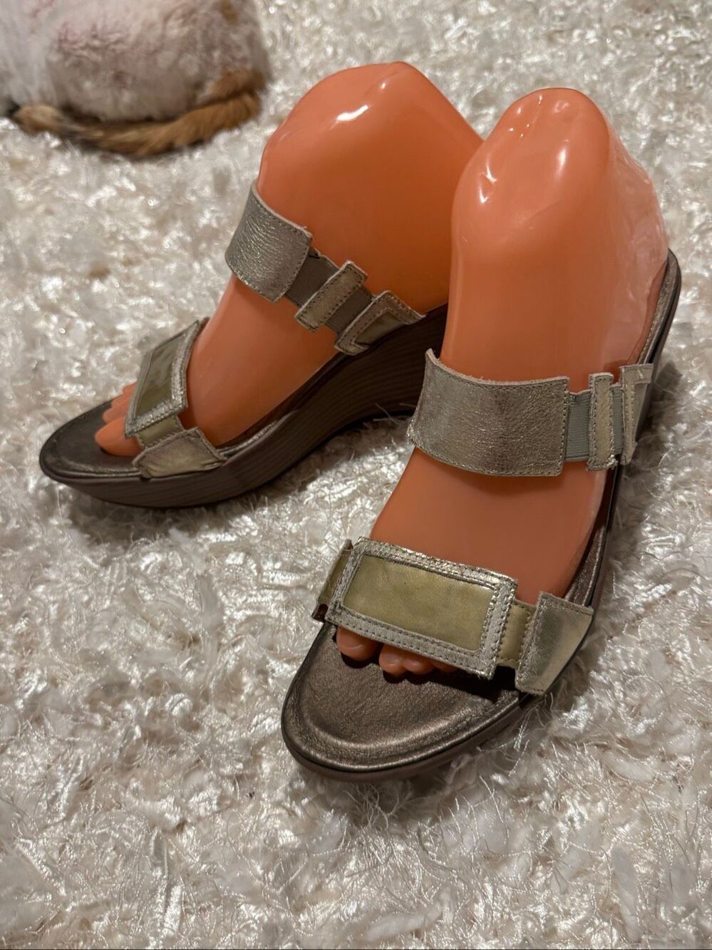 41/10 luxury fashion Naot treasure wedge sandals gold- elastic slide slip on sho - Picture 8 of 10